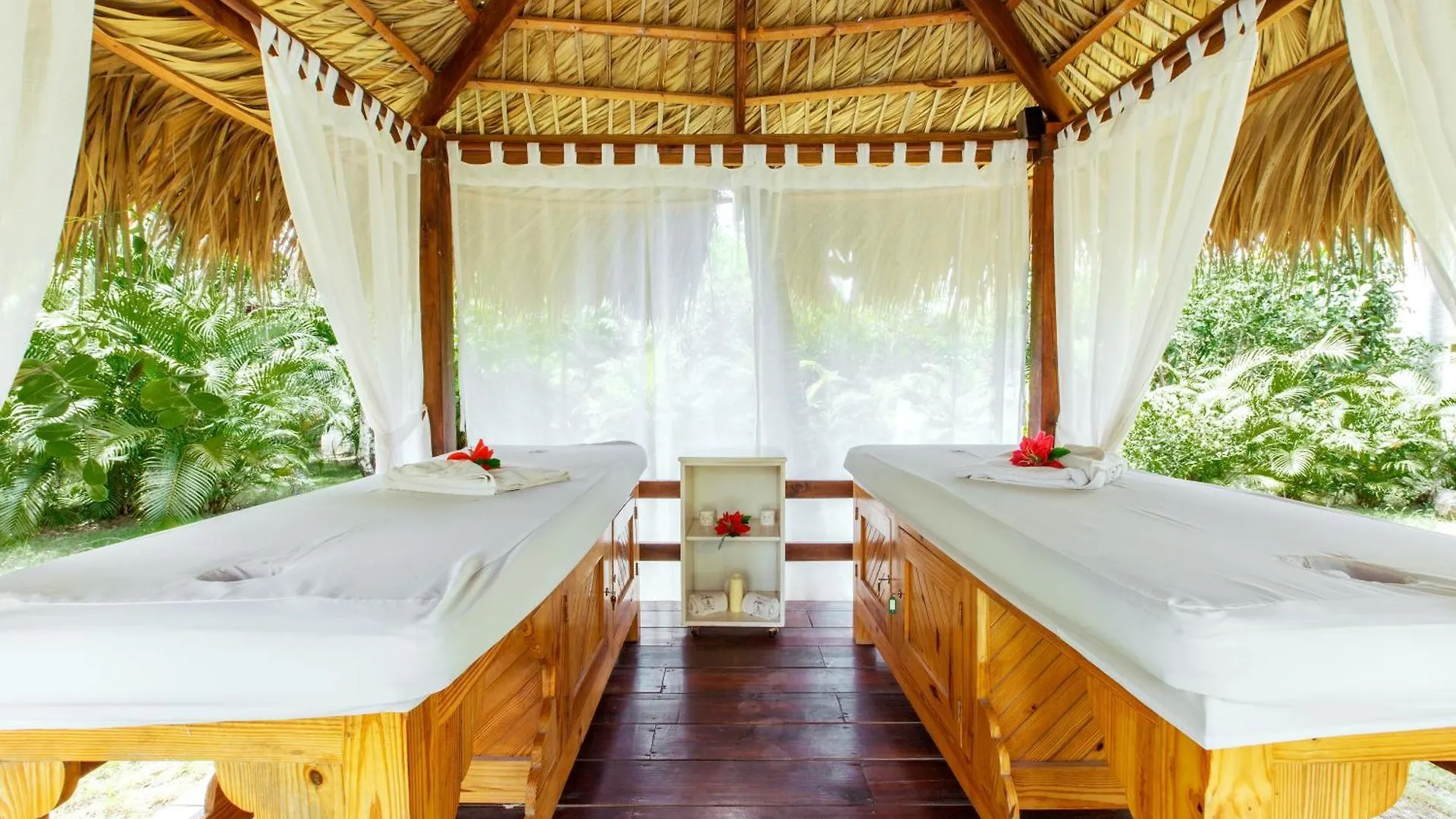 Lejlighedshotel Ducassi Studios And Suites - Rooftop Pool, Beach Club, Breakfast And Wifi Punta Cana